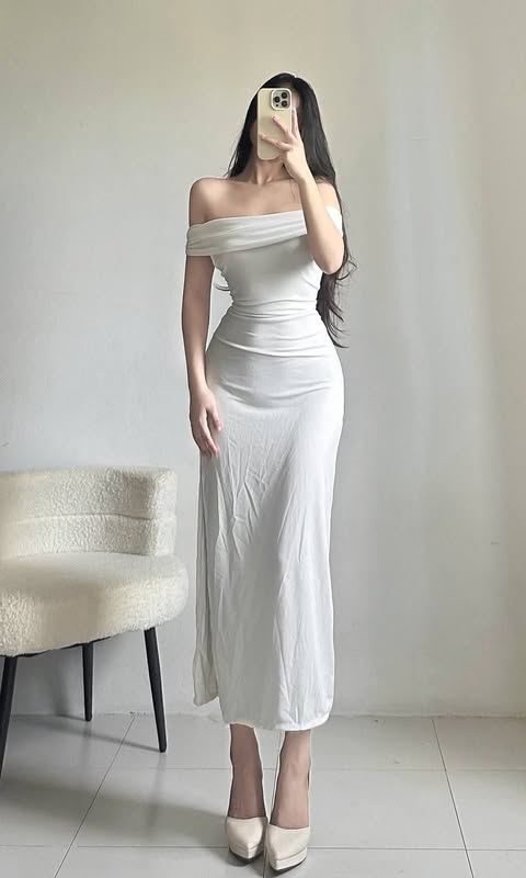 Minda Offshoulder Bodycon Maxi Dress