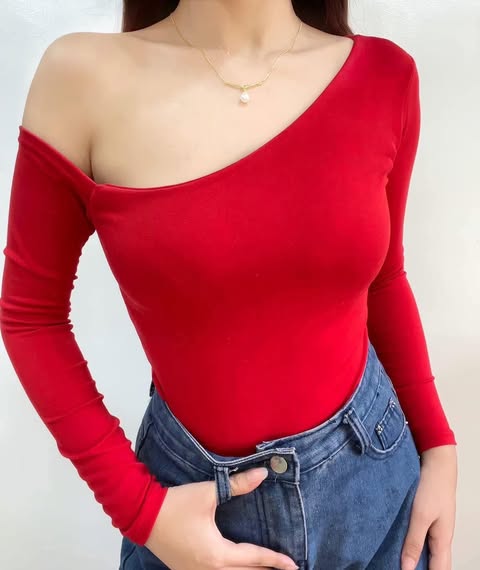 Avior Offshoulder Longsleeve Top Double Lining Front and Back