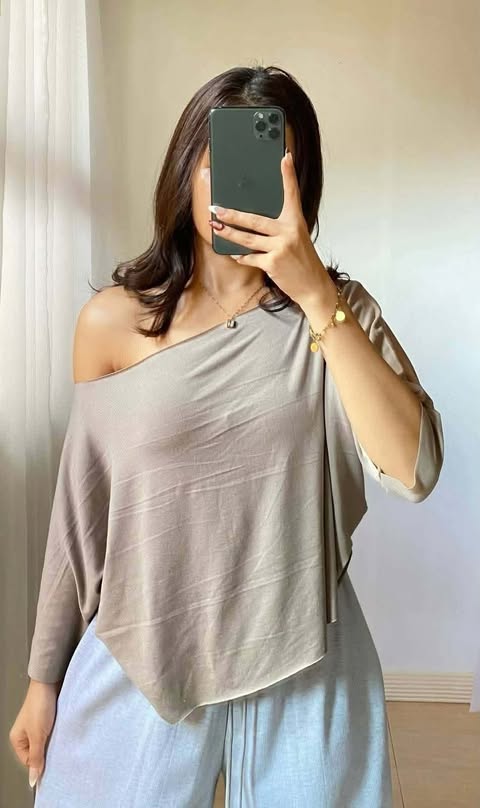 Kyla Offshoulder Hanging Top