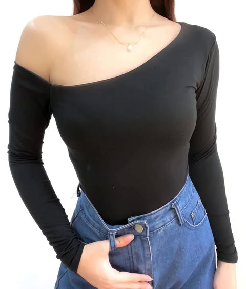 Avior Offshoulder Longsleeve Top Double Lining Front and Back