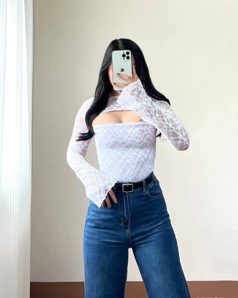Chantilly Lace Longsleeve Top Double Lining Front