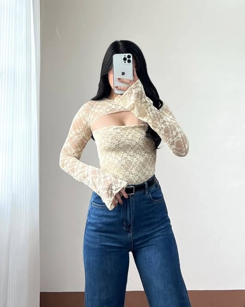 Chantilly Lace Longsleeve Top Double Lining Front