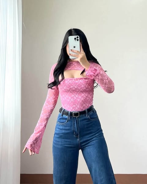 Chantilly Lace Longsleeve Top Double Lining Front